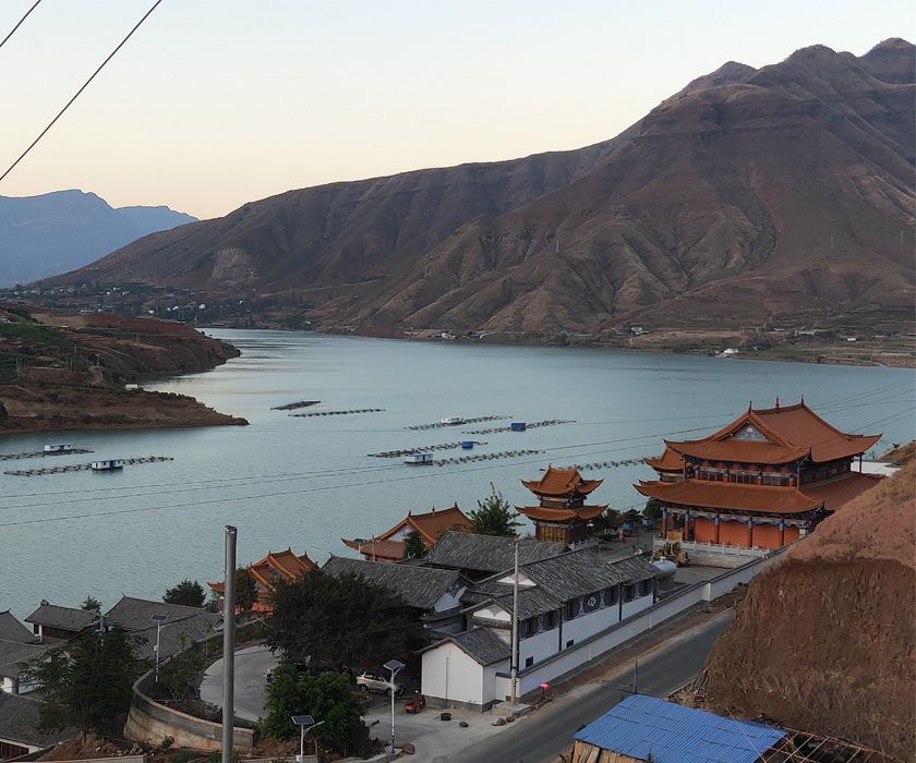  丽江永胜上六观音寺一角 